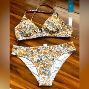 Floral Print Back Tie Bikini Top & Classic Bottoms Set